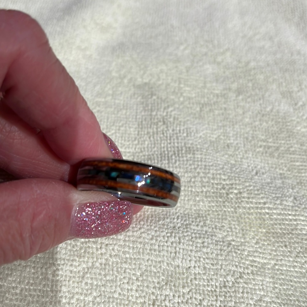 Men’s wedding band